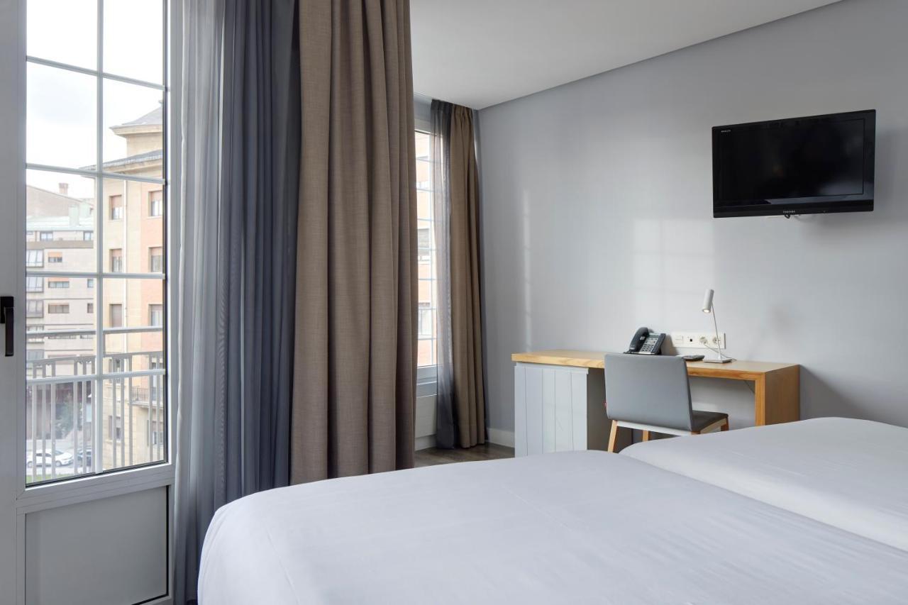 Hotel Avenida Pamplona Exteriér fotografie