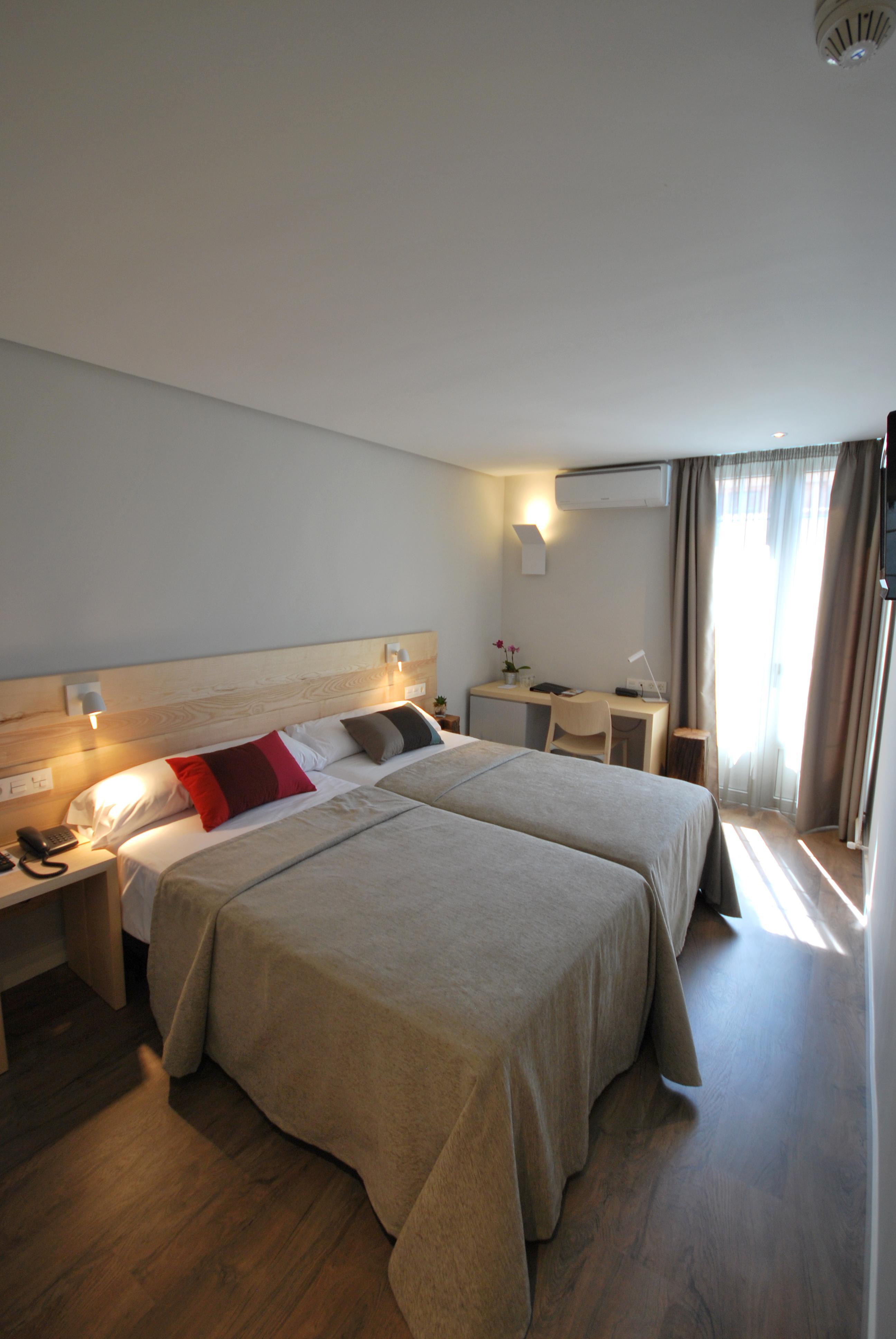 Hotel Avenida Pamplona Exteriér fotografie